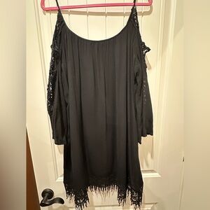 Sami & Jo Women’s Black Gathered Neckline Crocheted Cold Shoulder Mini Dress- Lg